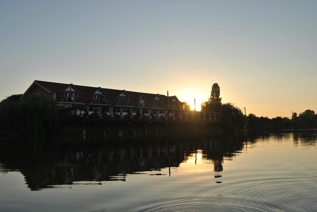 Lacul Racilor Olimp Kültér fotó